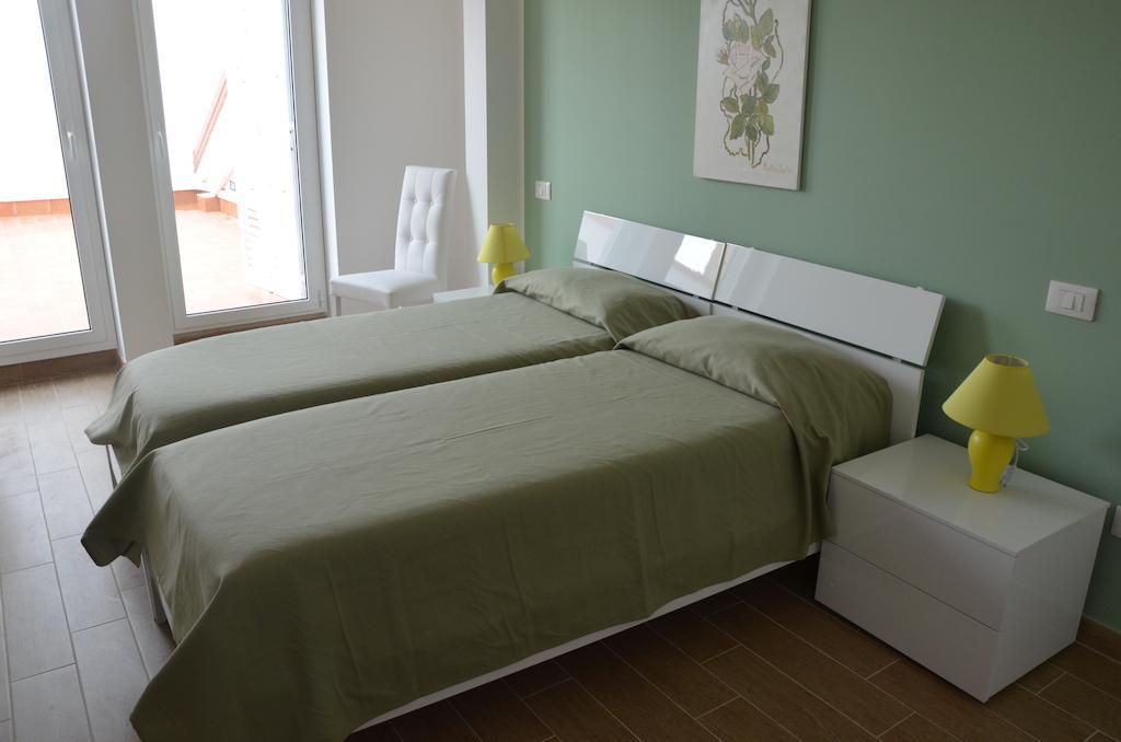 רג'יו די קאלאבריה Hotel Residence Thalassa חדר תמונה